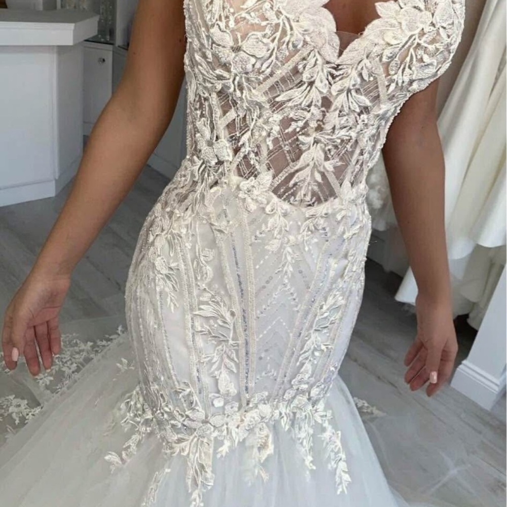 Elegant White Lace Dress